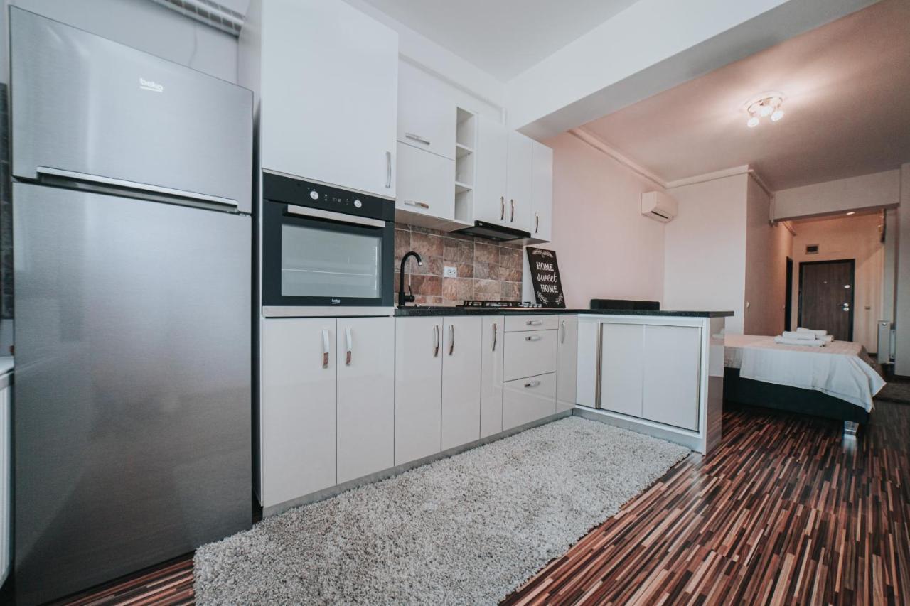 Urban Apartments And Studios - City Center Iasi Exterior photo